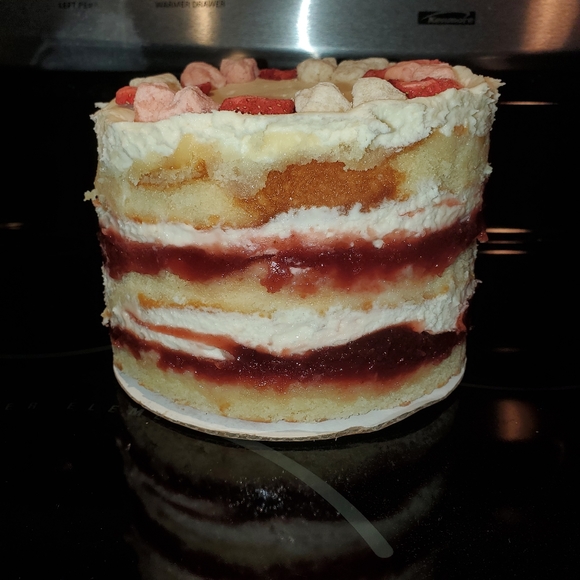 Meet your Posher, Nicole - Picture 1 of 1